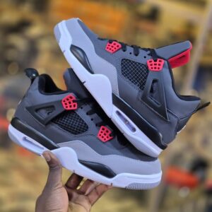 Air Jordan 4 Sneaker
