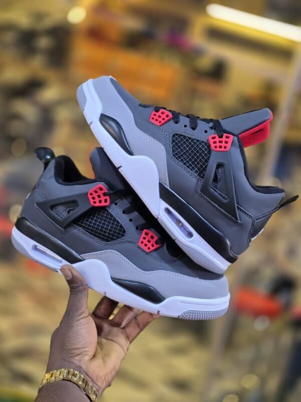 Air Jordan 4 Sneaker