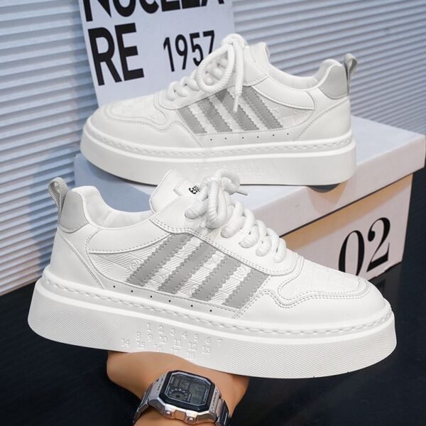 Men's triple stripe chunky sneaker