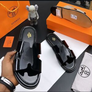 Hermès Slides – Timeless French Luxury