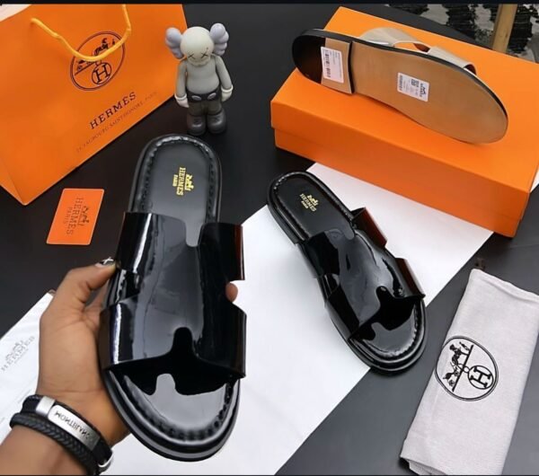 Hermès Slides – Timeless French Luxury