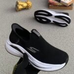 Skechers Hands Free Slip-ins: Max Cushioning Ultimate Comfort Sneaker