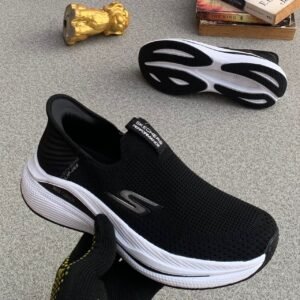 Skechers Hands Free Slip-ins: Max Cushioning Ultimate Comfort Sneaker