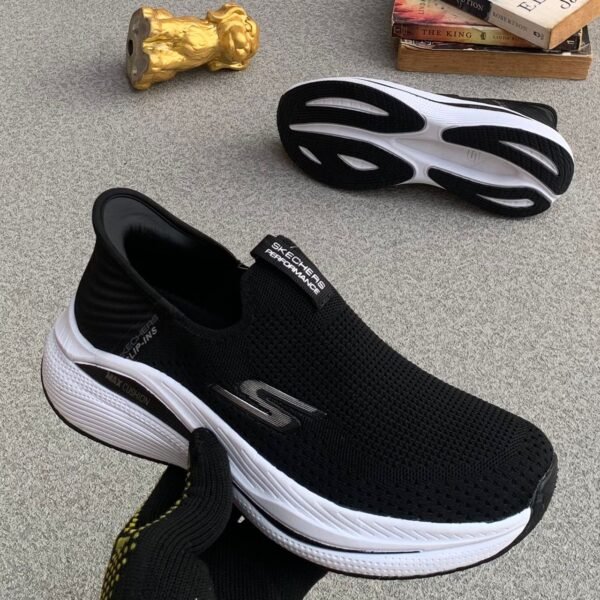 Skechers Hands Free Slip-ins: Max Cushioning Ultimate Comfort Sneaker Skechers Hands Free Slip-ins: Max Cushioning Ultimate Comfort Sneaker