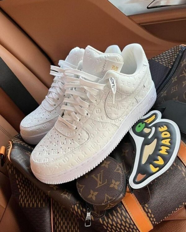 Louis Vuitton x Nike Air Force 1 Low "Virgil Abloh" - White Monogram (2022) Louis Vuitton x Nike Air Force 1 Low "Virgil Abloh" - White Monogram (2022)